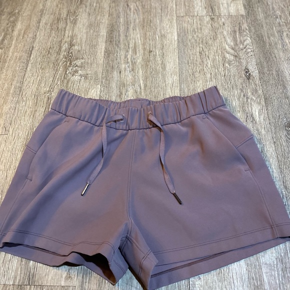 lululemon athletica Pants - Lululemon womens shorts size 6